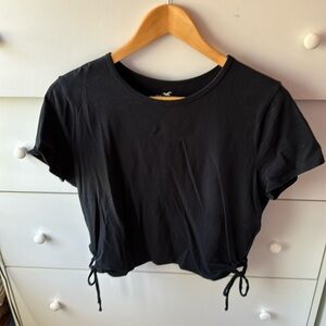 HOLLISTER BABY TEE WITH SIDE TIE DETAIL